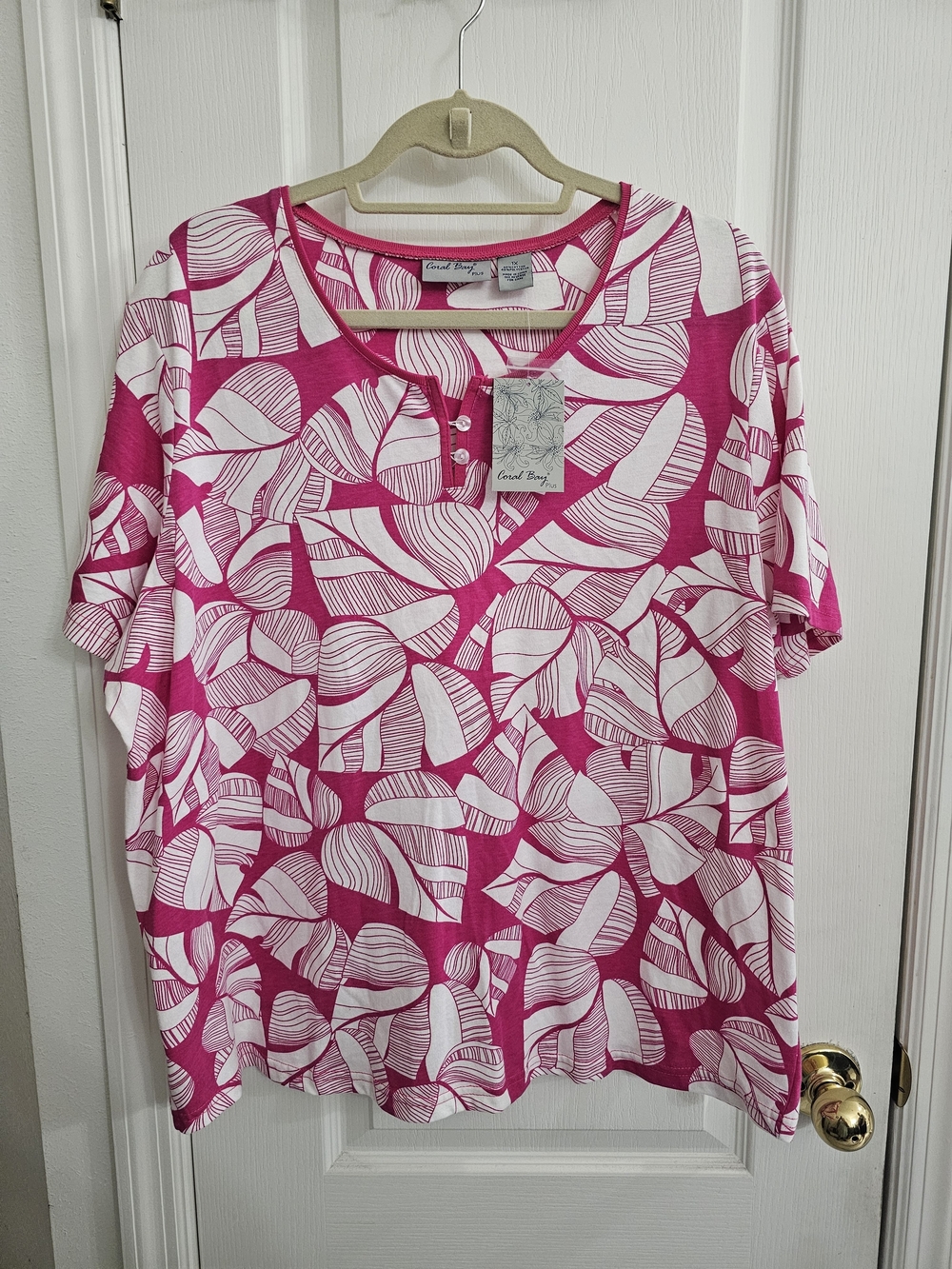 Coral Bay Pink & White Printed Short Sleeve Tee Size 1X NWT